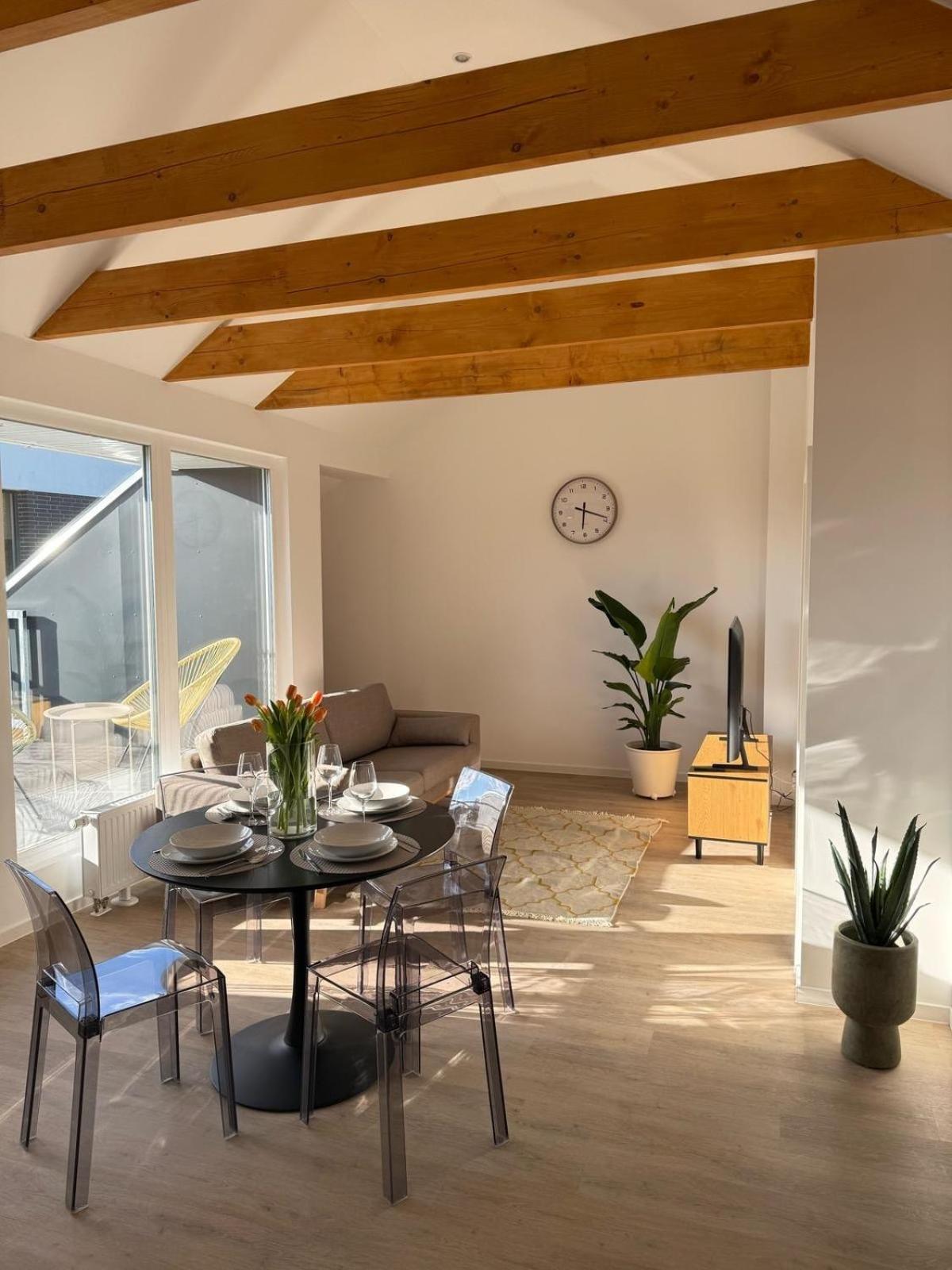 3-zimmer-wohnung In Am Flughafen Apartment